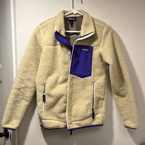 Patagonia Women’s Classic Retro-X Fleece Jacket in Natural, size Small